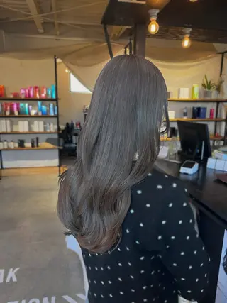 セミロング カラー ふじわらはゆ/ブリー チ/ベージュカラーのヘアスタイル