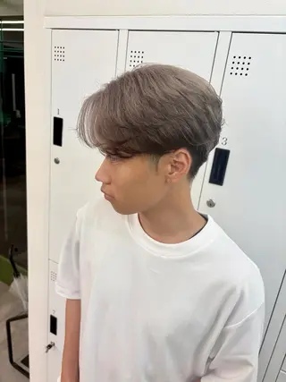 メンズ 綾乃／デザインカラー ／ハイトーン／ボブのヘアスタイル