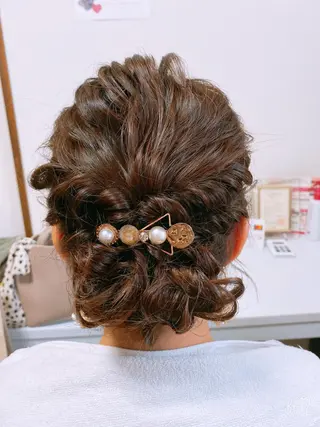 ヘアアレンジ The Best Beauty受付担当のヘアスタイル