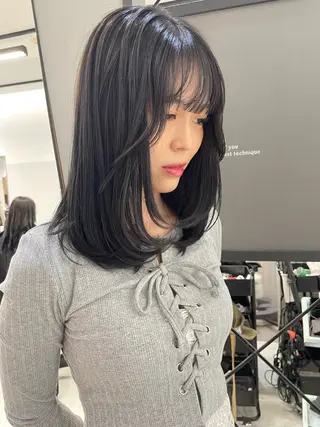 カラー AIRI layer cut hairのヘアスタイル