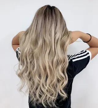 スタジオフツーロ バイビーヘアーのヘアスタイル