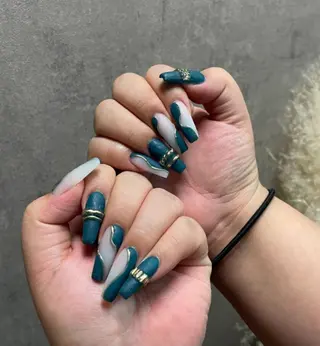 ネイル nailstudio eviz新宿店のネイルデザイン