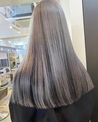 カラー 切りっぱなしボブ/ ブリーチカラー/大塚のヘアスタイル