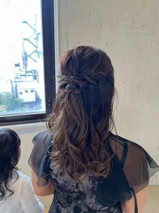 セミロング ヘアアレンジ Froom🌻 村上夏菜のマツエク・マツパデザイン