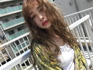 ロング カラー パーマ ヘアアレンジ O/ODER (official)のヘアスタイル