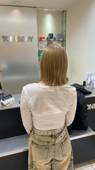 ミディアム カラー 岡本 七星のヘアスタイル