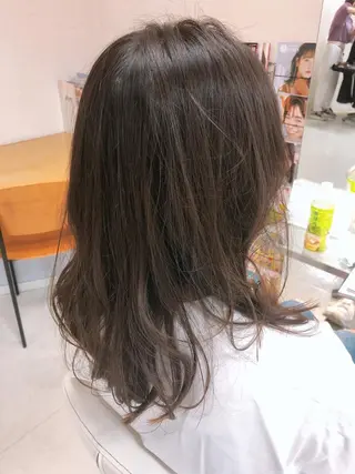ミディアム 阿部 美咲のヘアスタイル