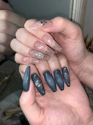 ネイル NES NAIL所属・さゆり￤推しキャラ ￤ロングネイル🩷のネイルデザイン