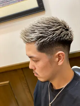 ショート カラー メンズ 近藤 真のヘアスタイル