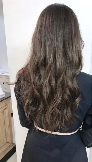 ロング カラー 平田 健一のヘアスタイル