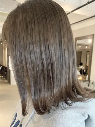 ミディアム カラー 透明感/オリーブ/ グレージュ/YUKAのヘアスタイル
