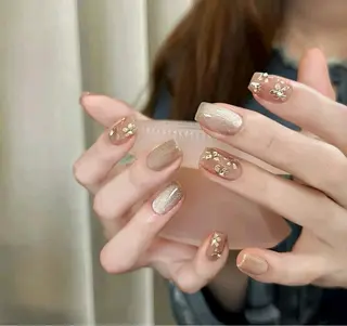 ネイル MQueen ネイルサロンマルのネイルデザイン