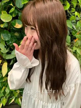 ロング カラー 伊佐治 夕芽のヘアスタイル