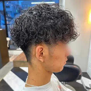 ショート パーマ メンズ 守屋 寿哉のヘアスタイル