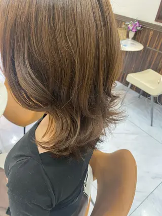 ミディアム 宮澤 美幸のヘアスタイル