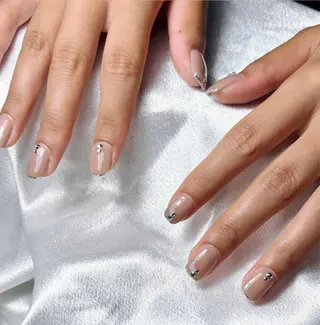 ネイル y 💅のネイルデザイン