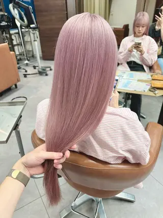 ロング カラー ウルフとハイトーン みっちー✂️のヘアスタイル