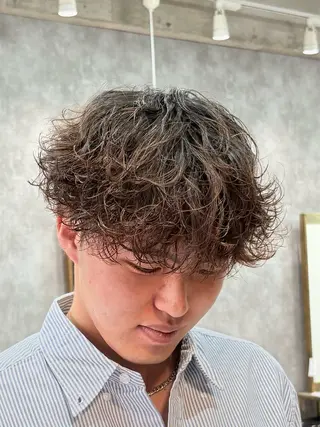 パーマ メンズ 井川　シャドウパーマ ニュアンスパーマのヘアスタイル