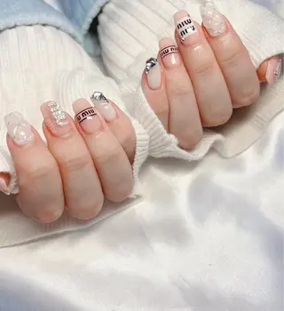 ネイル ちゅるんネイル🪄 耳ツボジュエリー🔗のネイルデザイン