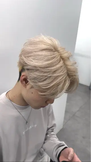 ショート カラー メンズ ハイトーン特化🌟 カワシマシュンスケのヘアスタイル