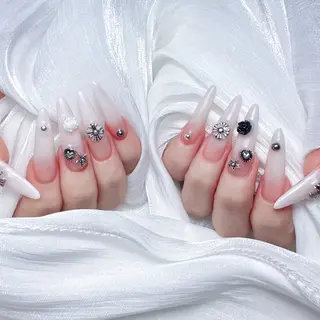 ネイル M🌷nail 長さだし専門店のネイルデザイン