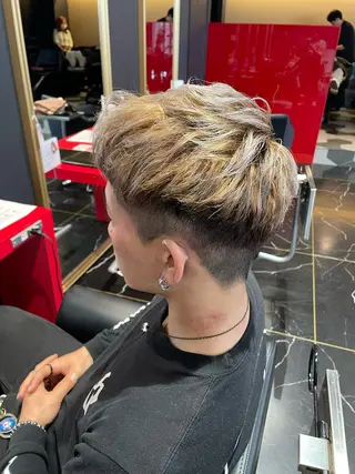 カラー メンズ 森 亜紗美のヘアスタイル