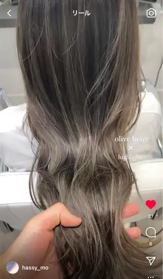 セミロング カラー THE DAY所属・AKI HASHIMOTOのヘアスタイル