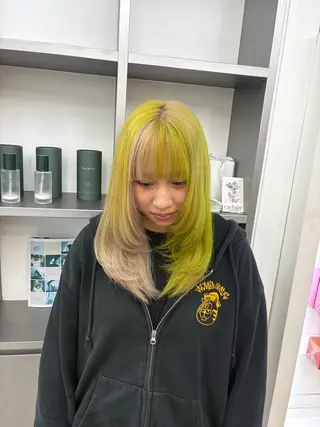 ロング カラー HIKARI🐈‍⬛ ハイトーン×デザインのヘアスタイル