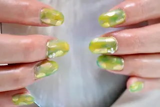 ネイル ママリンド　志村坂上店所属・しみ えんのネイルデザイン