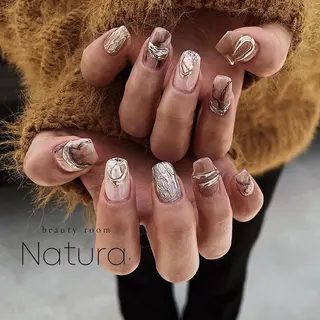 ネイル マツエク・マツパ アイブロウ beautyroom Naturaのネイルデザイン