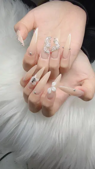 ネイル Lee Nailsのネイルデザイン