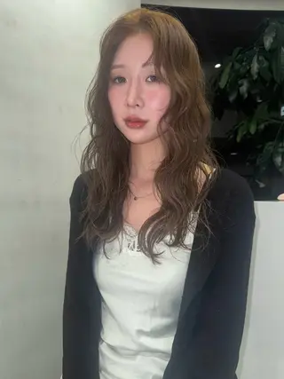 カラー Ence 銀座所属・植木 まりなのヘアスタイル