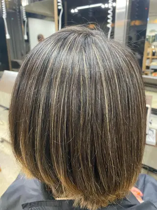 ショート 茜璃/ブリーチカラー /レイヤーカットのヘアスタイル