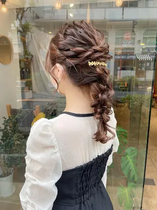 セミロング ヘアアレンジ ヘアアレンジ にいた　かづしげのヘアスタイル