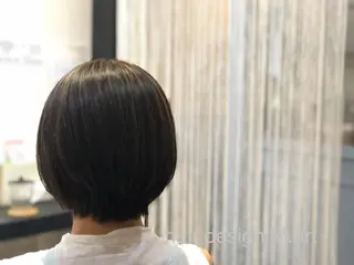 ショート カラー 若泉 真梨のヘアスタイル