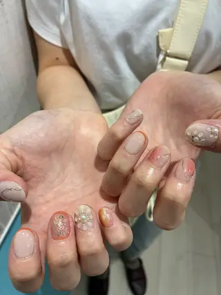 ネイル 13日3980円‼️ マグもデザインも◎のネイルデザイン