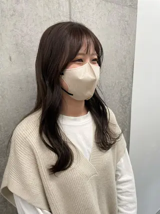 セミロング カラー yuika .のヘアスタイル