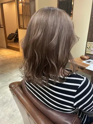ミディアム sherry【シェリー】所属・miho 大国町 柔らかハイトーン💛のヘアスタイル
