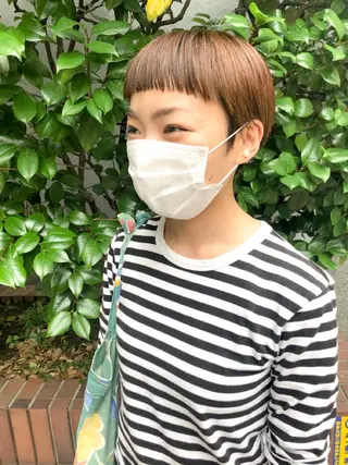 ショート カラー 長井 美佳のヘアスタイル