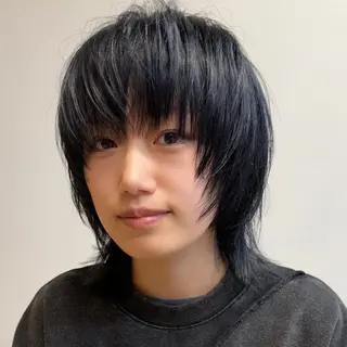 ミディアム ウルフとデザイン カラーの神のヘアスタイル