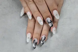 ネイル Aglaia🌸 DENのネイルデザイン