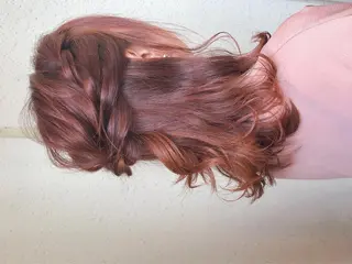 ミディアム 鈴木 奈波のヘアスタイル