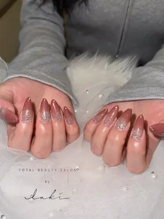 ネイル bylaki🌈 RENAのネイルデザイン