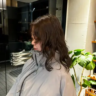 セミロング パーマ HANA所属・林 小桃のヘアスタイル