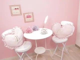 セミロング マツエク・マツパ ネイル キッズ ヘアアレンジ パーマ カラー 都度払い脱毛サロン エピジェンヌ新宿店のエステ・リラクイメージ