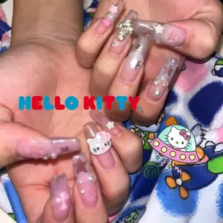 ネイル ⁸ᵃᵖᵖʸ🐝⋆゜ MöEのネイルデザイン