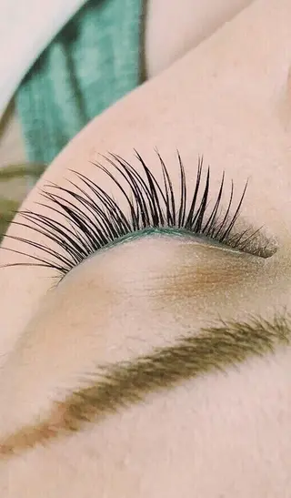 マツエク・マツパ 万都里 MATSURIのヘアスタイル