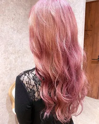 ロング カラー Kobayashi ハイライト/ショートのヘアスタイル