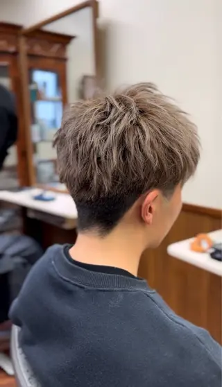 ショート ヘアアレンジ メンズ トップスタイル所属・渡邊晴日/ ヘアカラー/髪質改善のヘアスタイル