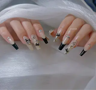 ネイル MQueen ネイルサロンマルのネイルデザイン